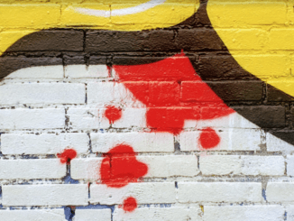 graffitti abstract met geel, zwart, rood en wit